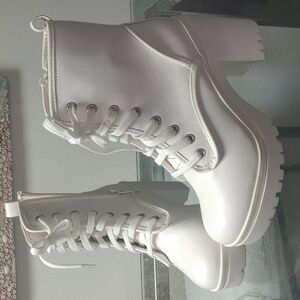 Lulu's White Heeled Boots. (15% 2 items)